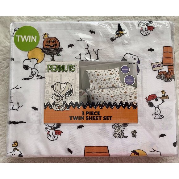 Peanuts Snoopy Woodstock Halloween TWIN Size Sheet Set Doghouse Pumpkin Moon NEW - Picture 1 of 16
